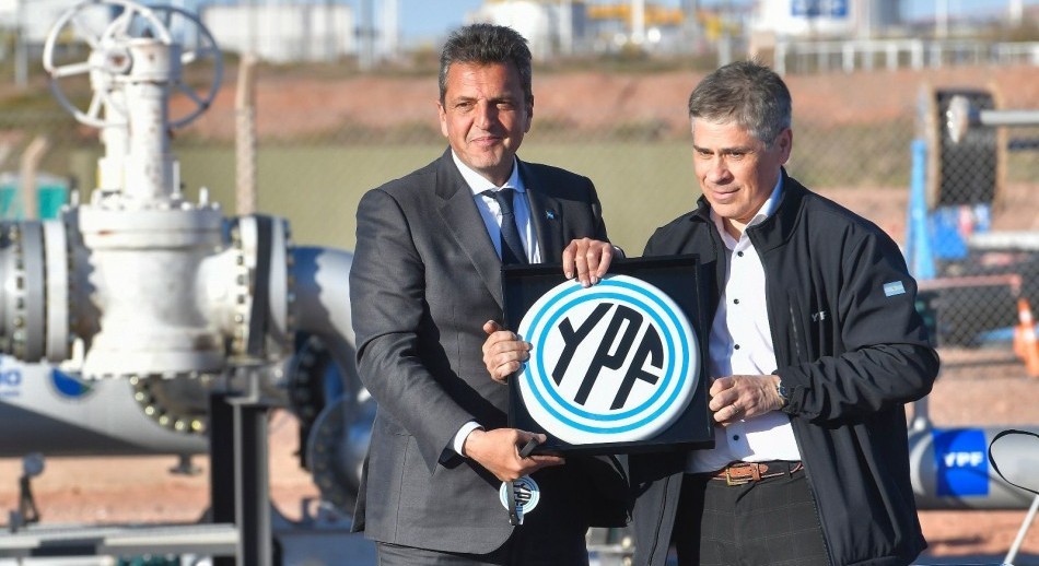 YPF: Preska ordenó entregar los chats de Caputo y Massa y la defensa argentina respondió con dureza