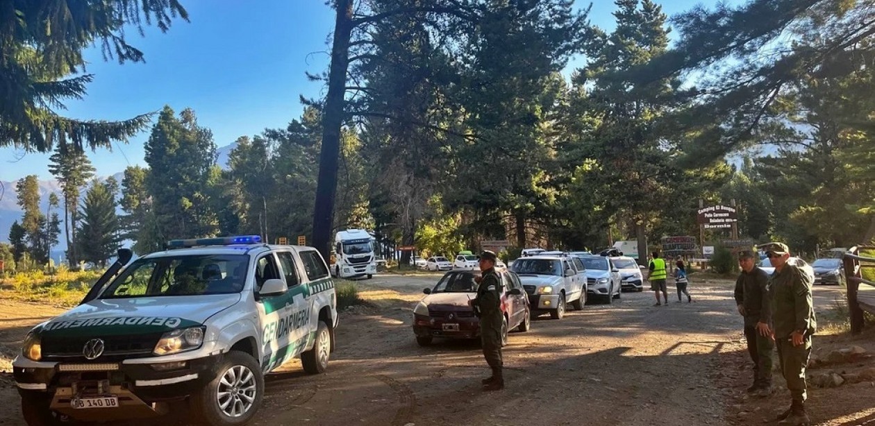 Incendio forestal en Chubut: cortan la Ruta 40 entre Epuyén y El Hoyo