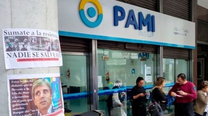 País