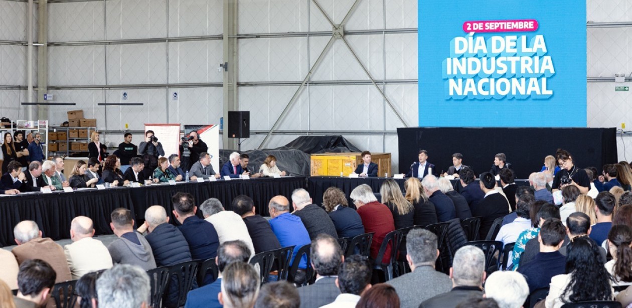 Kicillof apuntó contra Milei e industriales le pidieron que baje Ingresos Brutos